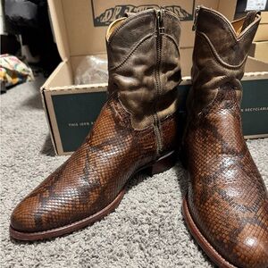 Tecovas “The Bodie” 10D